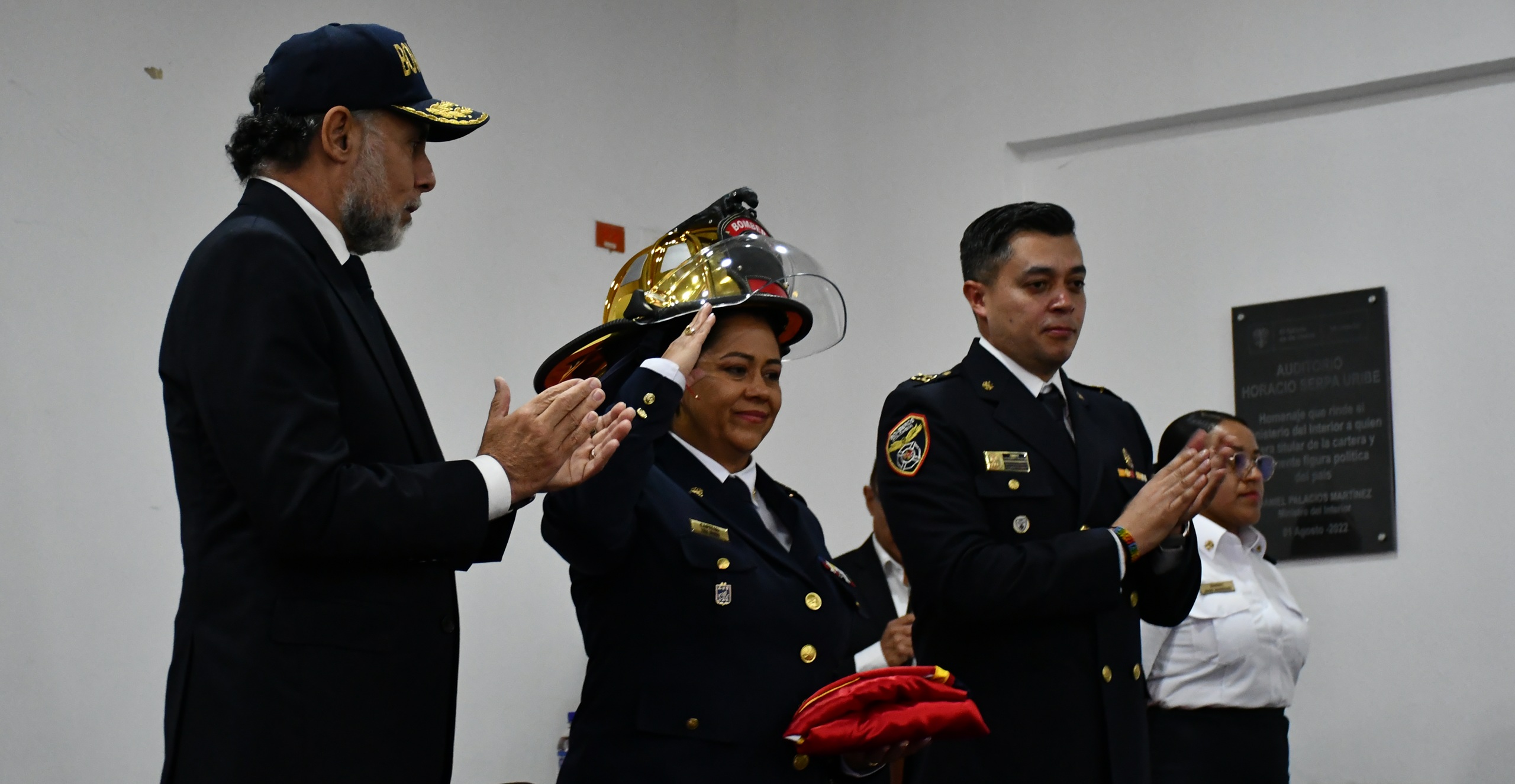 Capitán Lina María Marín Rodríguez, asume como nueva Directora General de la Dirección Nacional de Bomberos de Colombia