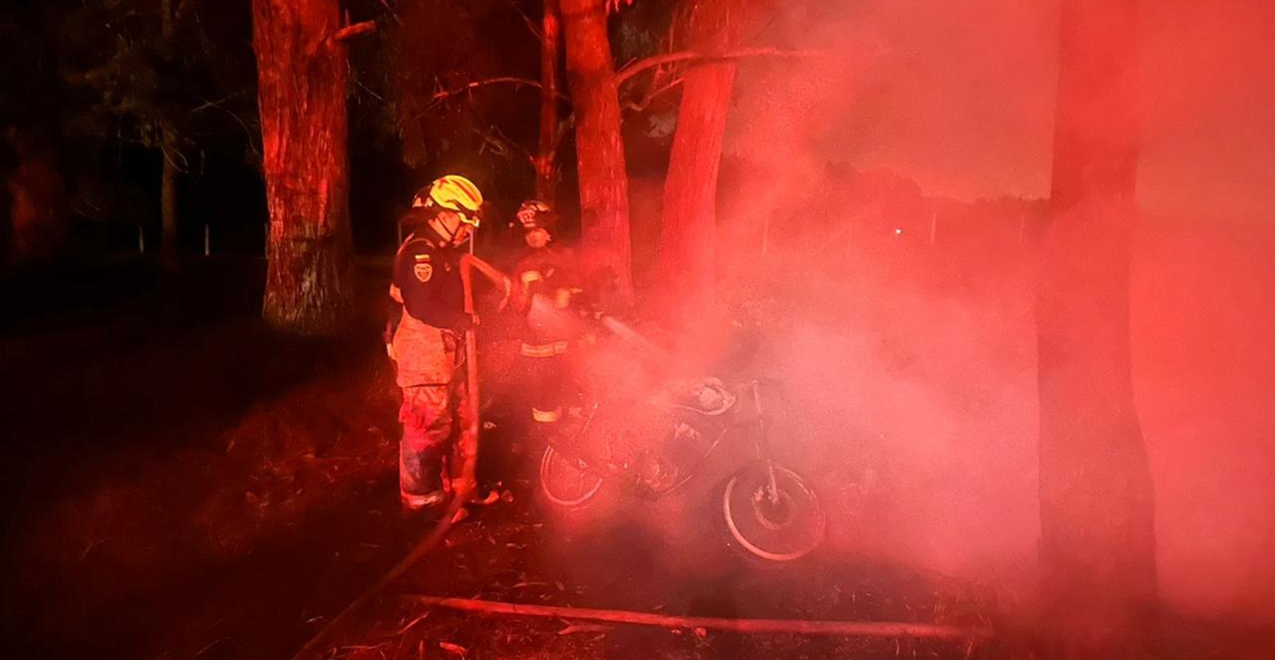 Bomberos controlaron incendio que comprometió tres motocicletas en Soacha, Cundinamarca