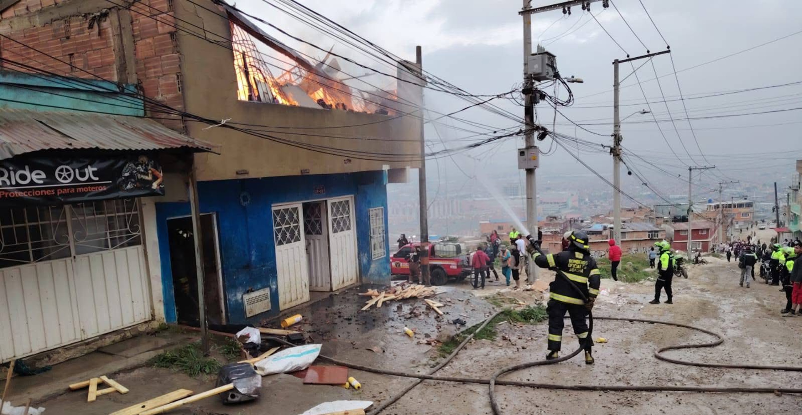 Bomberos atendieron incendio estructural en fábrica de camas en Soacha, Cundinamarca