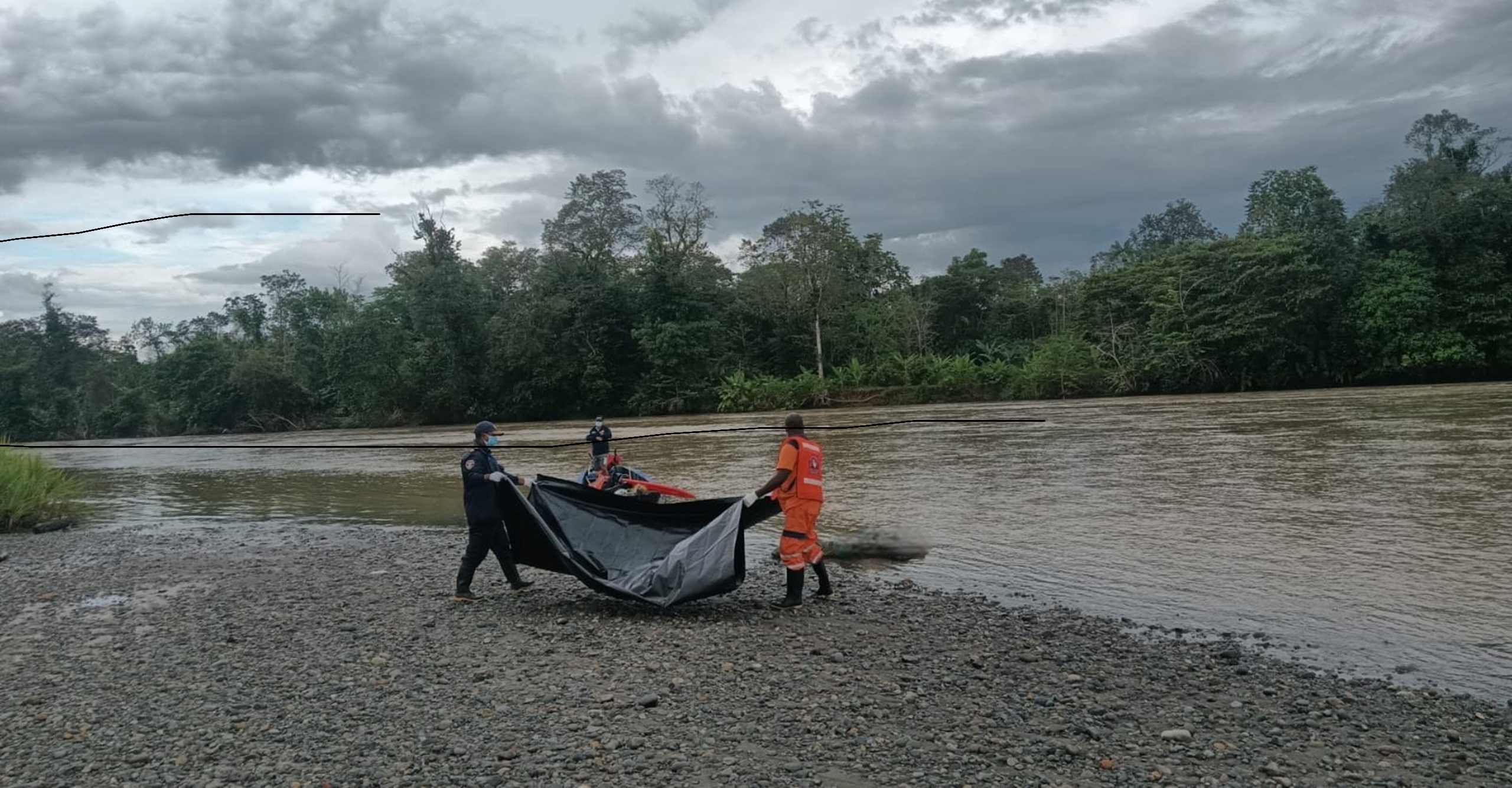 Búsqueda y rescate en el río Atrato culmina con la recuperación de una persona fallecida en Lloró, Chocó