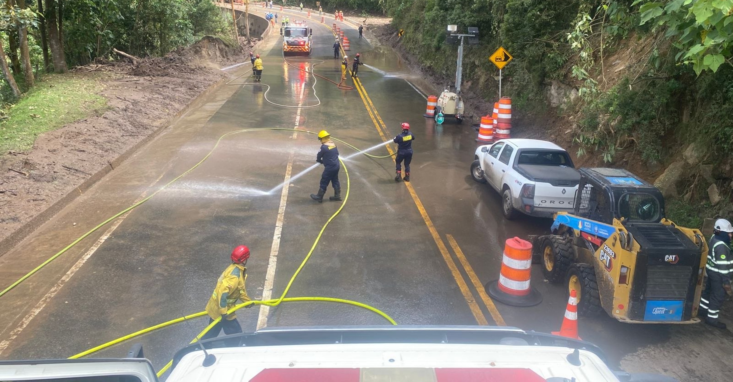 Remoción en masa en corredor vial Mosquera – Bogotá fue atendida oportunamente por Bomberos