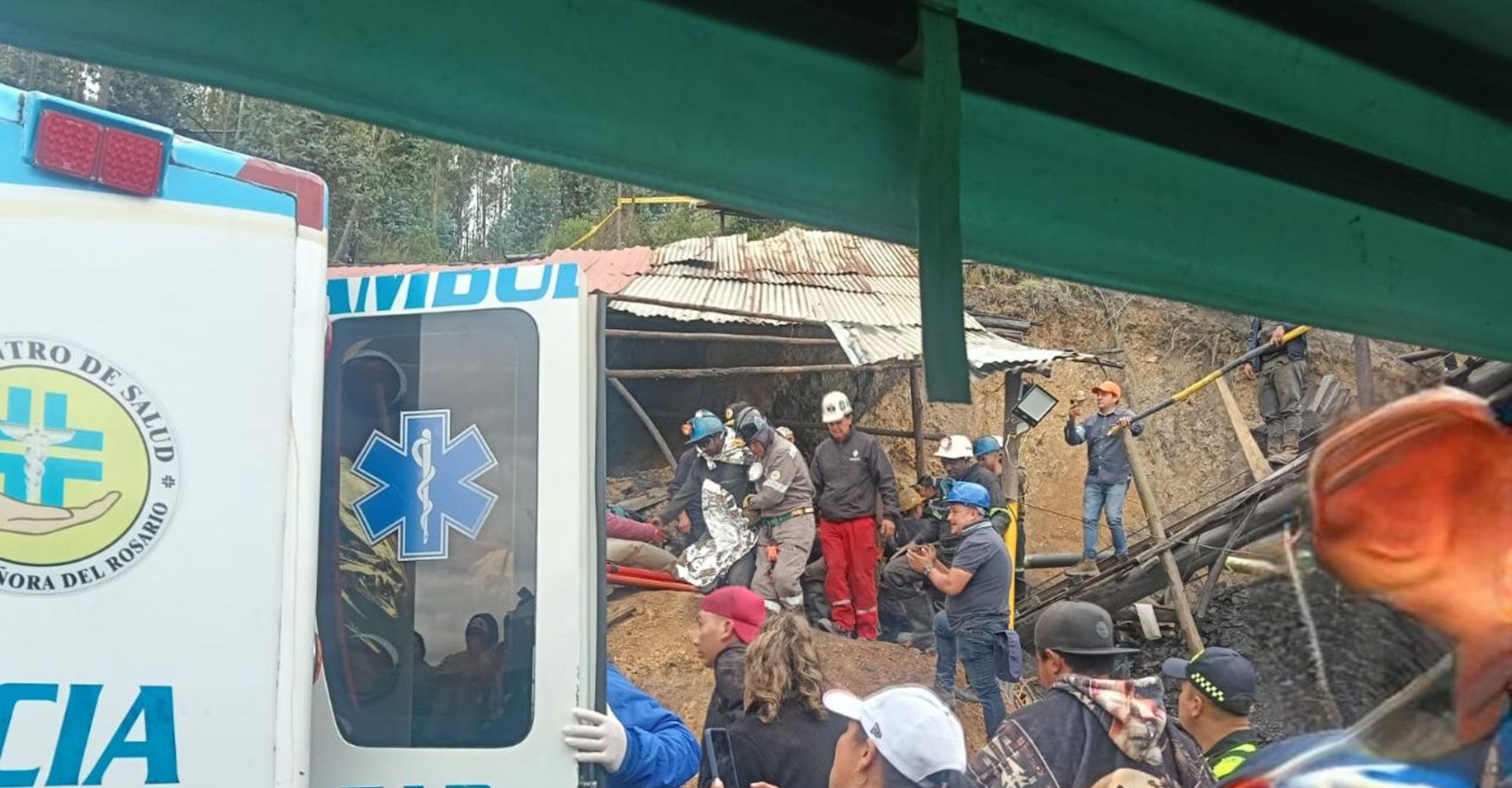 Rescatados con vida dos mineros atrapados tras colapso estructural en mina de Tasco, Boyacá