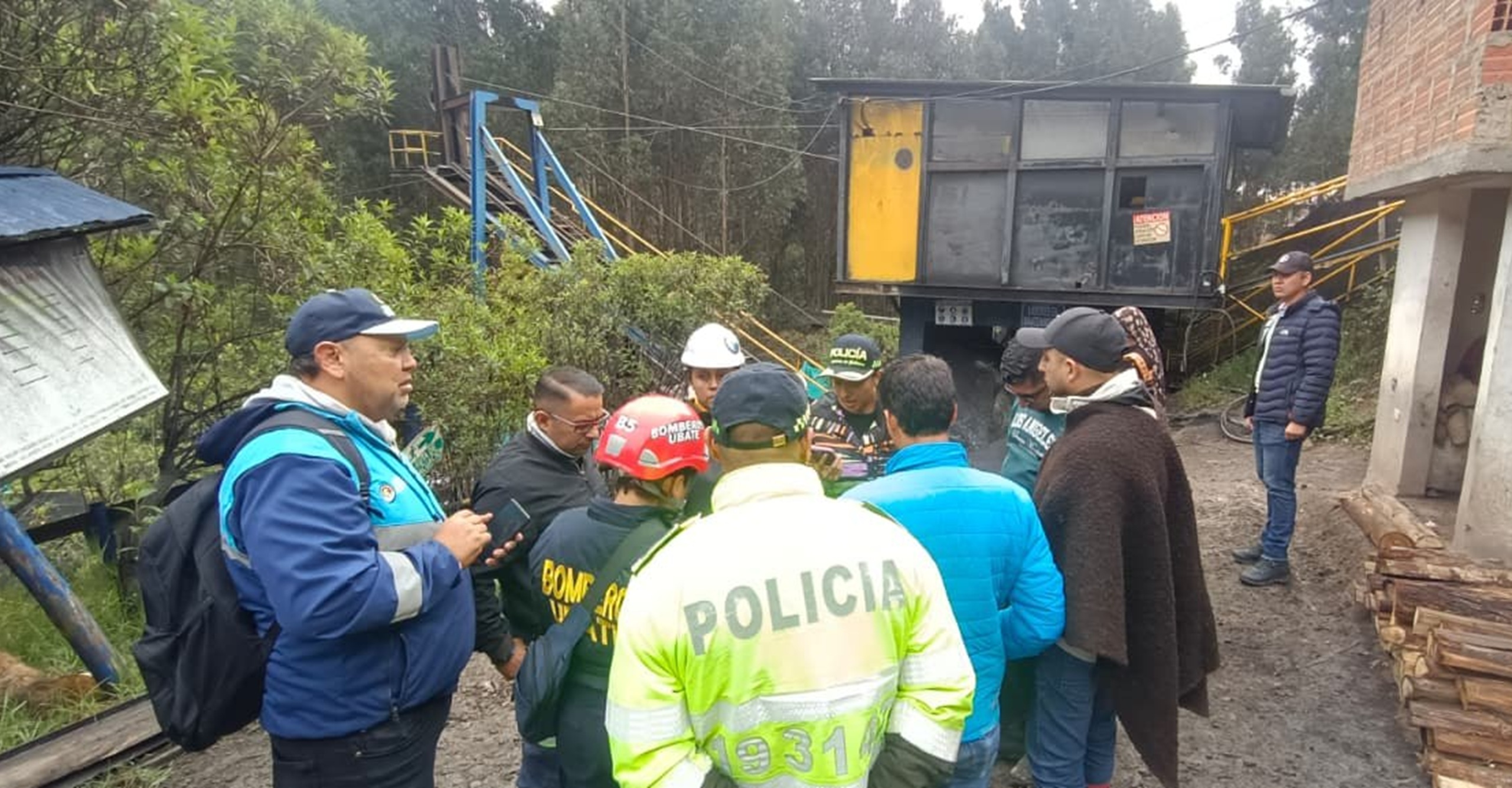 Continúan labores de búsqueda y rescate tras accidente minero en Sutatausa, Cundinamarca