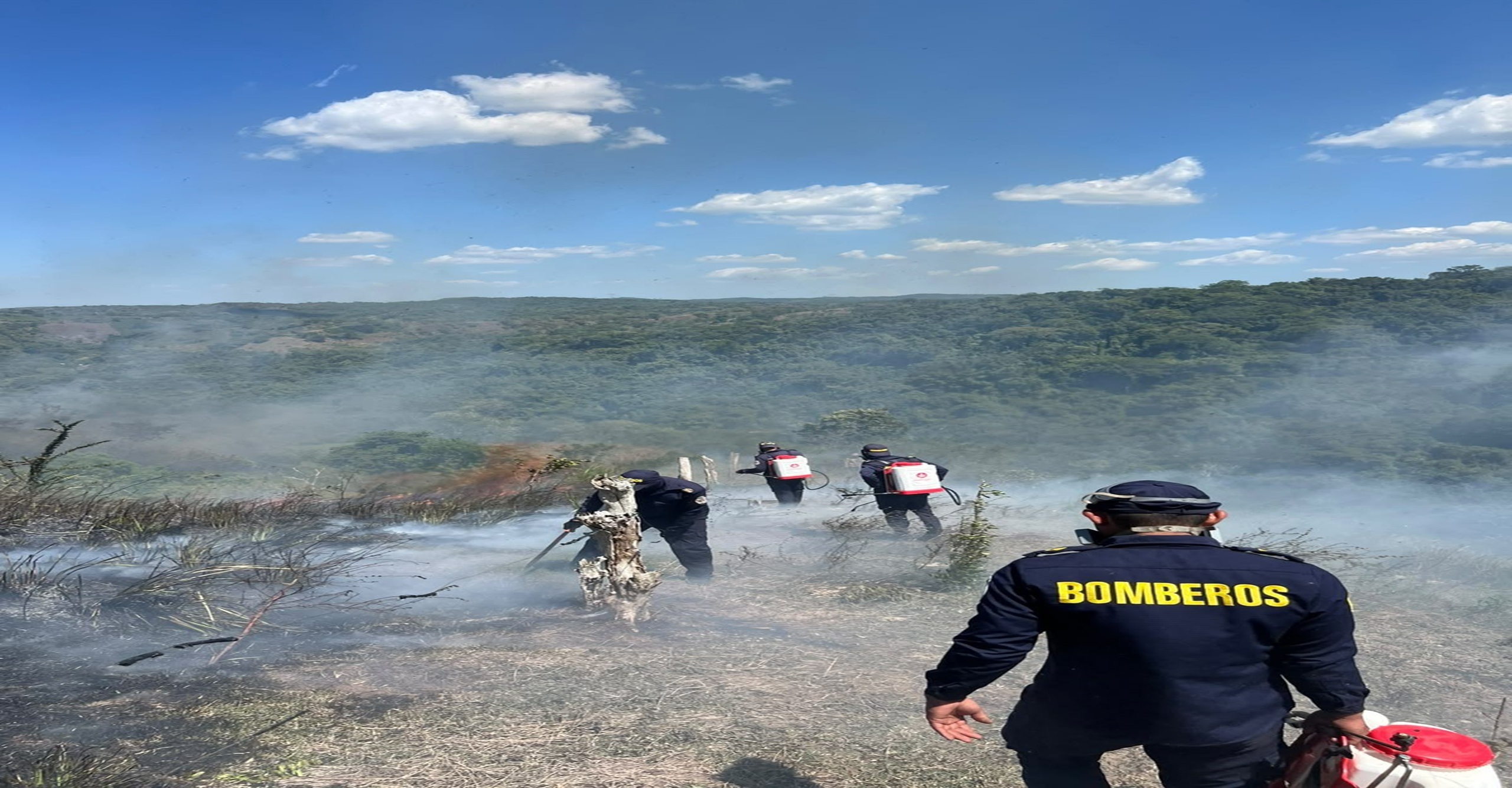 Bomberos de San Juan Nepomuceno liquidan incendio forestal que afectó 30 hectáreas en Bolívar