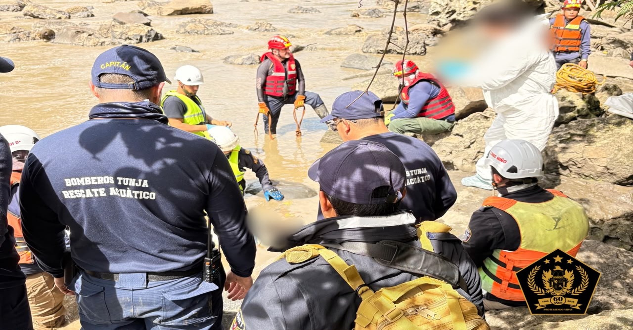 Bomberos de Barbosa culminan labores de búsqueda y recuperan el cuerpo de mujer desaparecida en el río Suárez