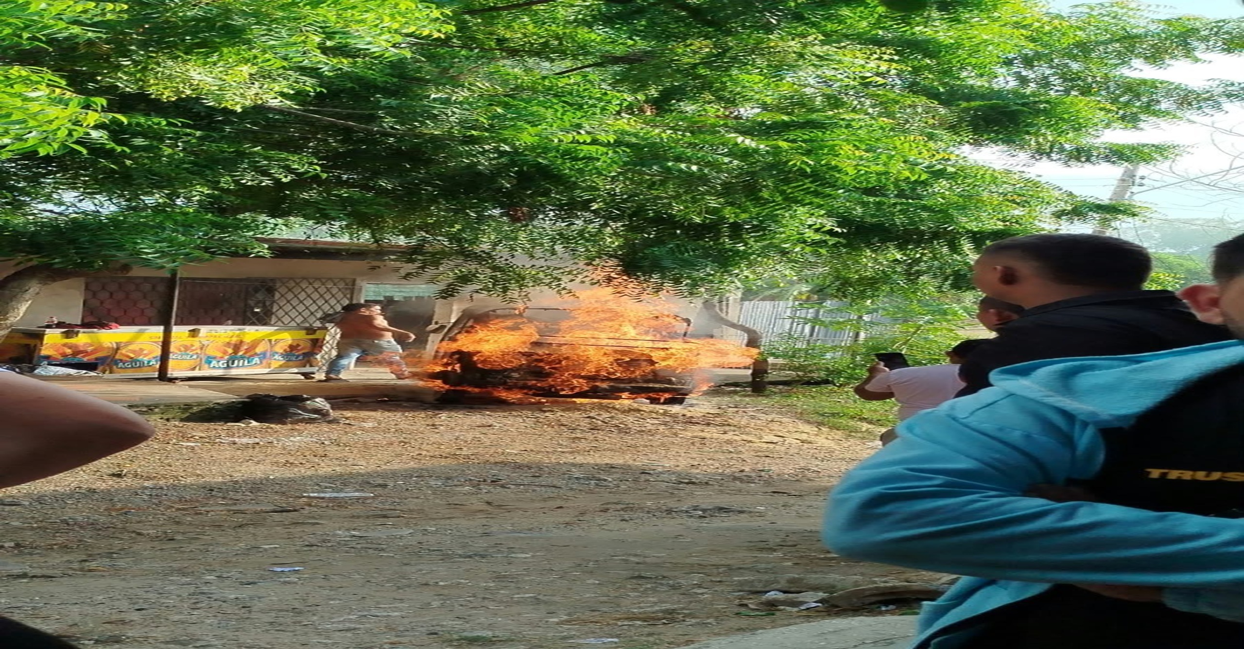 Bomberos controlaron incendio de un motocarro en Baranoa