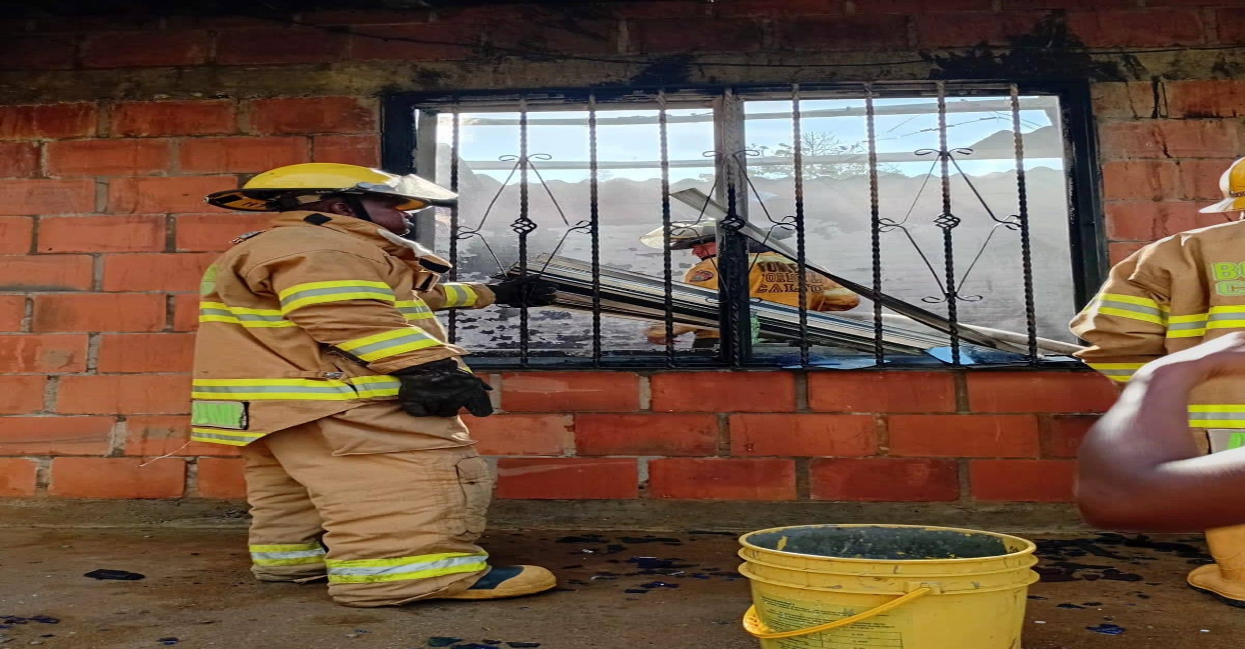 Bomberos Voluntarios de Caloto liquidaron incendio estructural en el sector Santa Rosa