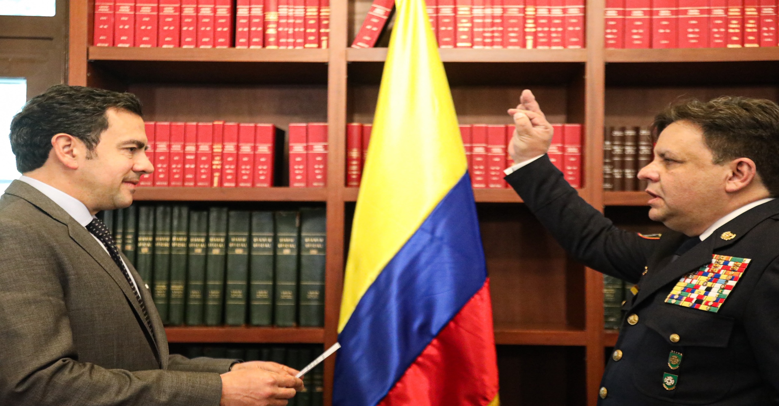 El Capitán Germán Andrés Miranda Montenegro asume como nuevo Director Nacional de Bomberos de Colombia