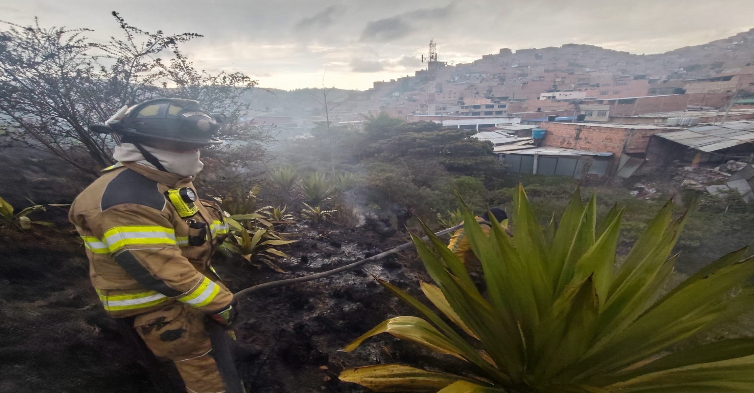 Bomberos liquidaron incendio forestal que afectó 3,5 hectáreas de cobertura vegetal en Soacha, Cundinamarca