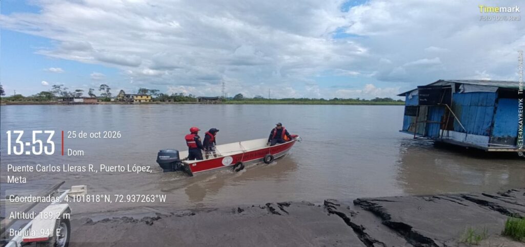 Bomberos en labores de Búsqueda y rescate.